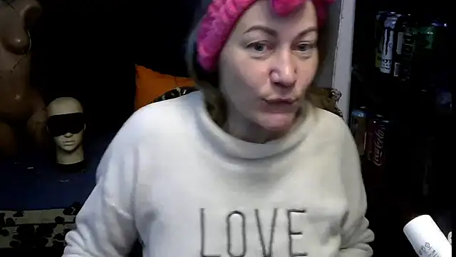 wLESLYMOSw online show from 12.22.25