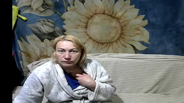 Snapshot of wLESLYMOSw chatting on 04.08.26 wLESLYMOSw online show from 04.08.26