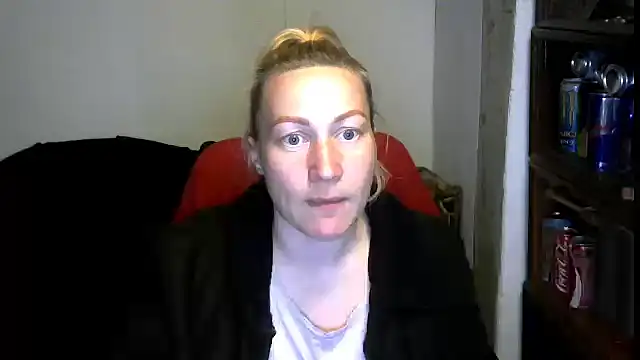 Snapshot of wLESLYMOSw chatting on 04.17.26 wLESLYMOSw online show from 04.17.26