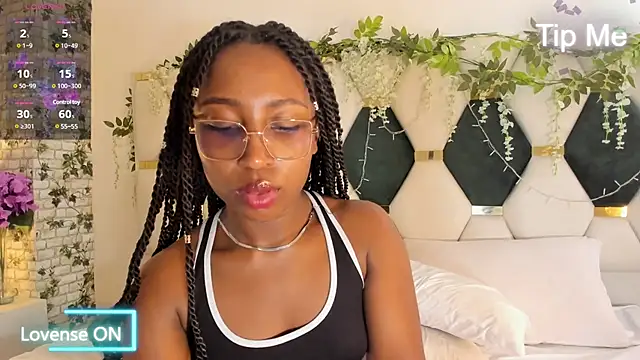 Snapshot of EmmaSanzz_ chatting on 03.03.25 EmmaSanzz online show from 03.03.25