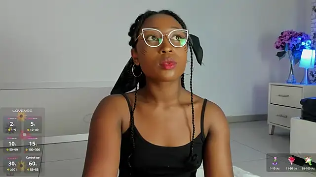 EmmaSanzz  online show from 03.20.25