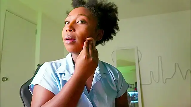 EmmaSanzz  online show from 09.29.25