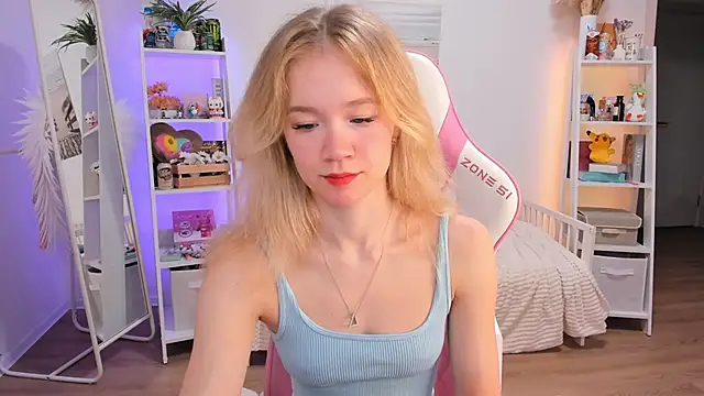 Snapshot of Lily_Young chatting on 02.01.25 Lily Young online show from 02.01.25