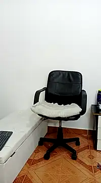 Snapshot of madonna101 chatting on 03.08.25 madonna101 online show from 03.08.25