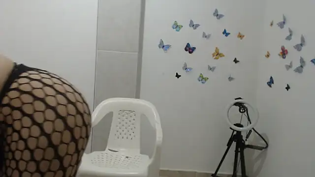 Snapshot of madonna101 chatting on 10.15.25 madonna101 online show from 10.15.25