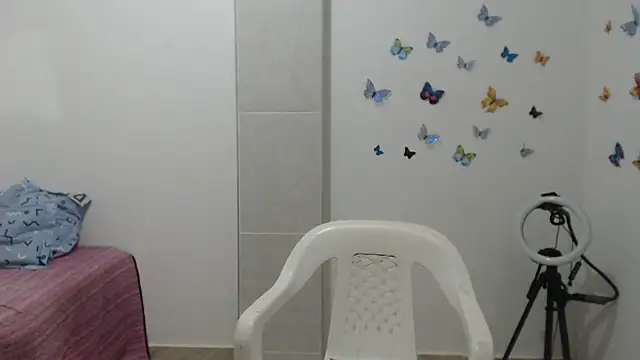 Snapshot of madonna101 chatting on 10.19.25 madonna101 online show from 10.19.25