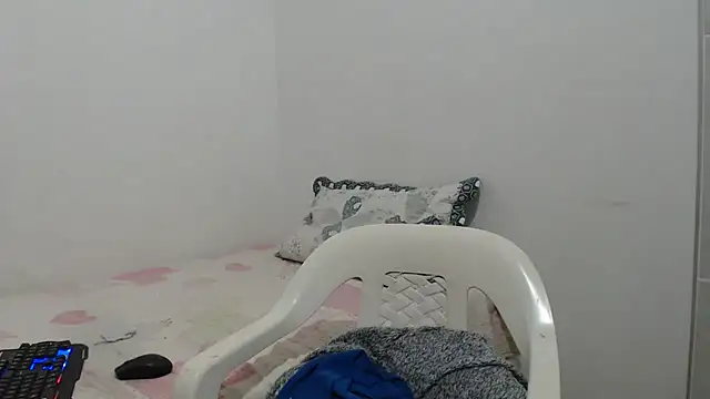 Snapshot of madonna101 chatting on 01.15.26 madonna101 online show from 01.15.26