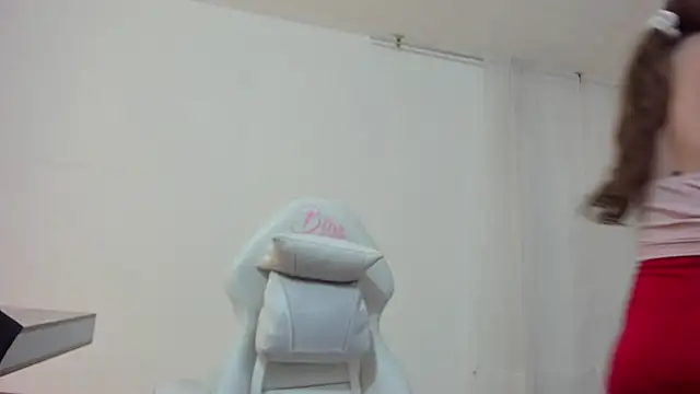 Carolina hernandez22 online show from 10.28.25