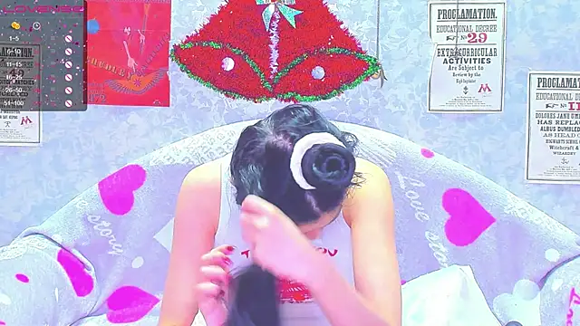 Snapshot of Vanessa_Florence chatting on 12.21.24 Vanessa Florence online show from 12.21.24