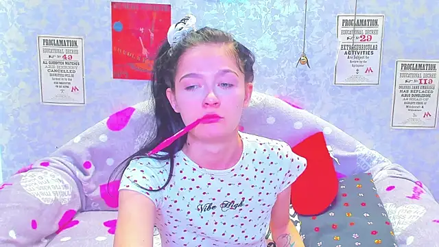 Snapshot of Vanessa_Florence chatting on 02.22.25 Vanessa Florence online show from 02.22.25