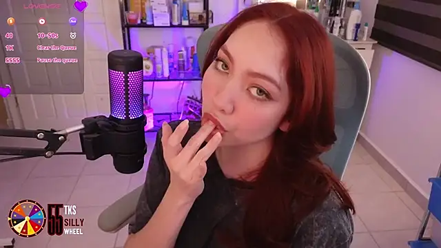 Snapshot of LilyVelvett chatting on 02.06.26 LilyVelvett online show from 02.06.26