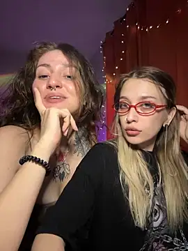 Dooubletroublee online show from 12.13.24