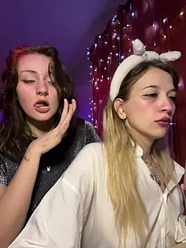 Dooubletroublee online show from 01.26.25