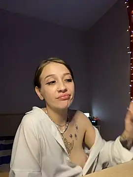 Dooubletroublee online show from 02.24.25