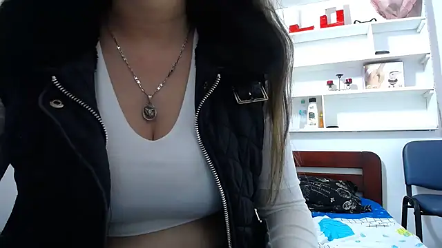 Snapshot of Luna_girlhot_ chatting on 02.01.26 Luna girlhot online show from 02.01.26