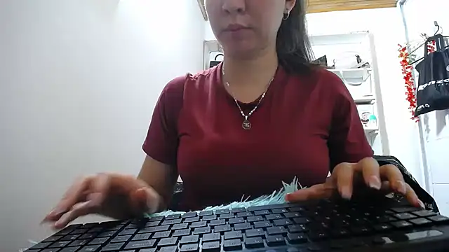 Snapshot of Luna_girlhot_ chatting on 04.29.26 Luna girlhot online show from 04.29.26