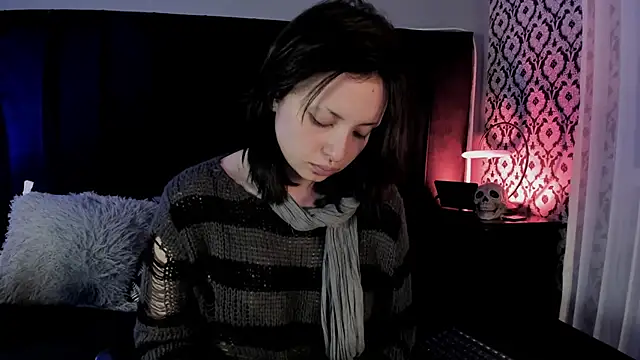 Snapshot of Adeelinee chatting on 04.30.26 Adeelinee online show from 04.30.26