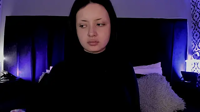 Snapshot of Adeelinee chatting on 05.29.26 Adeelinee online show from 05.29.26