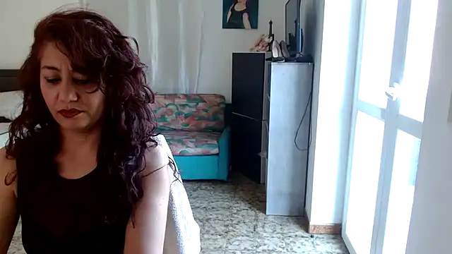 Snapshot of danasantoreal chatting on 03.25.26 danasantoreal online show from 03.25.26