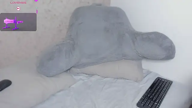 hanna lee02 online show from 12.20.25