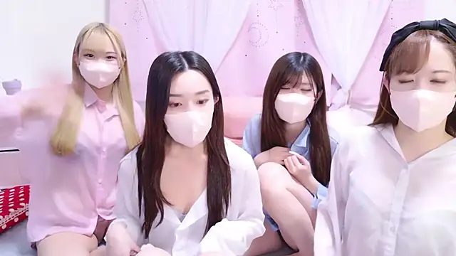 Snapshot of akaneppi_ chatting on 03.14.25 akaneppi online show from 03.14.25