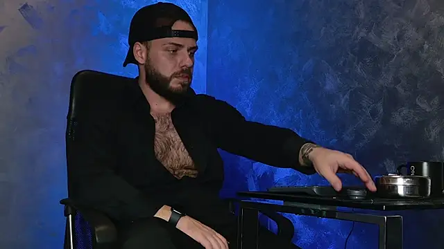 juliusmasters online show from 12.15.25