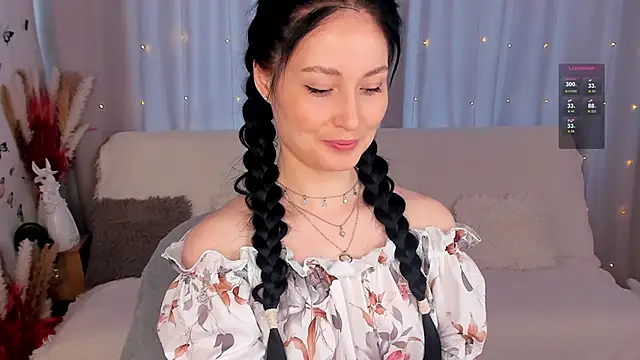 LisaMooore online show from 02.14.25