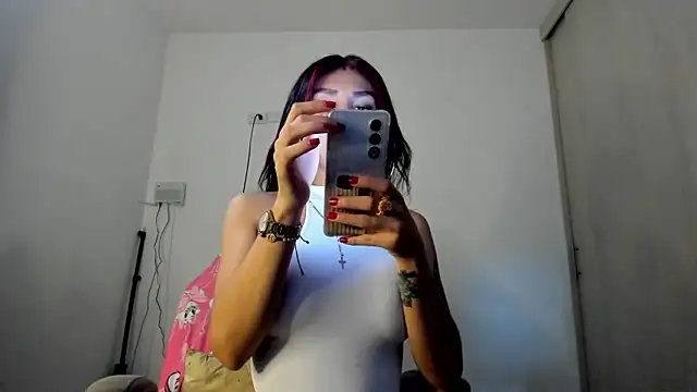 Snapshot of _juliana_star_ chatting on 06.19.26 juliana star online show from 06.19.26