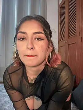 Rae Lil White online show from 01.02.25