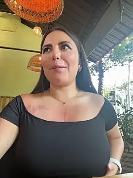 sukhakunis1 online show from 11.22.25