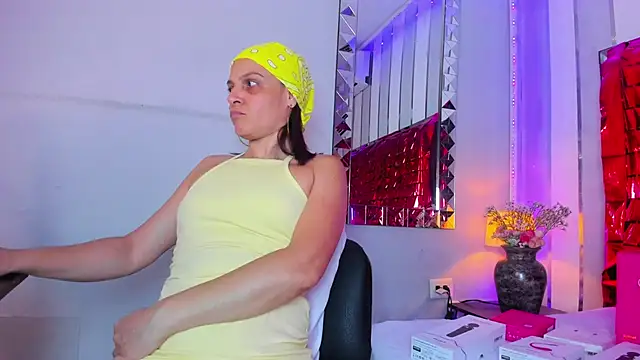 Snapshot of KatteMoss chatting on 02.18.26 KatteMoss online show from 02.18.26