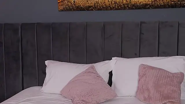 Emmelyn online show from 10.16.25