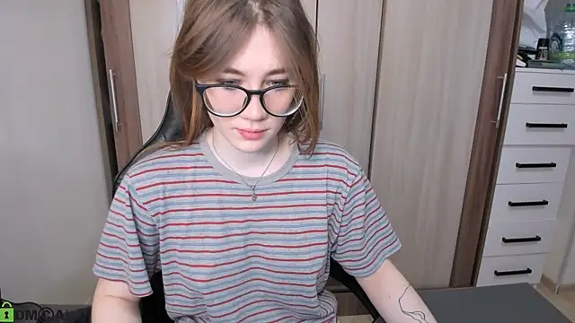 Snapshot of PureHeartt_ chatting on 12.17.24 PureHeartt  online show from 12.17.24