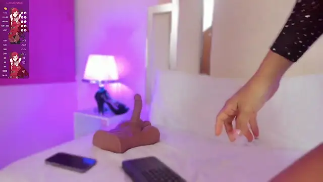 lauramartin1 online show from 03.21.25