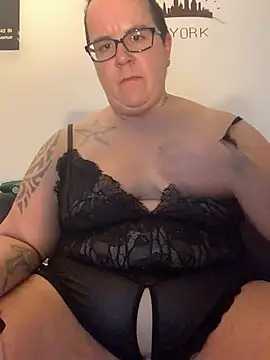 Snapshot of SuperBww84 chatting on 12.12.24 SuperBww84 online show from 12.12.24