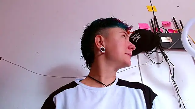 tomboyblue online show from 02.06.25