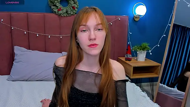 Snapshot of VanillaKelly chatting on 12.23.24 VanillaKelly online show from 12.23.24