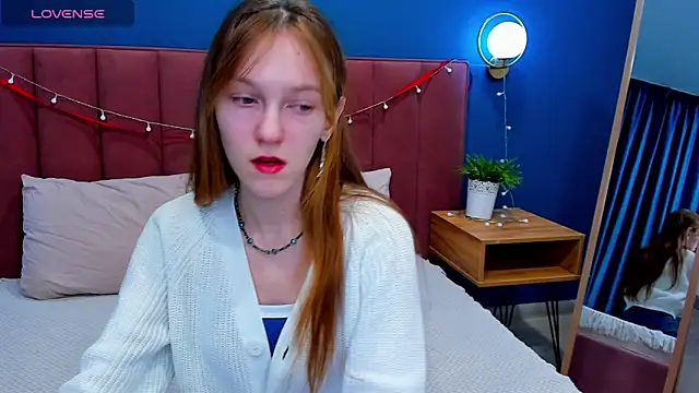 Snapshot of VanillaKelly chatting on 02.12.25 VanillaKelly online show from 02.12.25