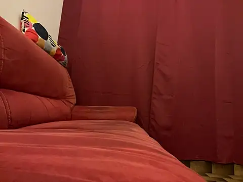 Snapshot of porompomperro chatting on 02.15.25 porompomperro online show from 02.15.25