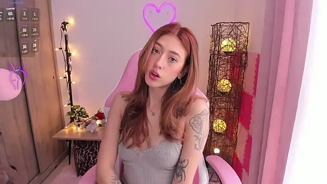 Snapshot of violet_ch chatting on 02.18.25 violet ch online show from 02.18.25