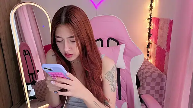 Snapshot of violet_ch chatting on 09.13.25 violet ch online show from 09.13.25