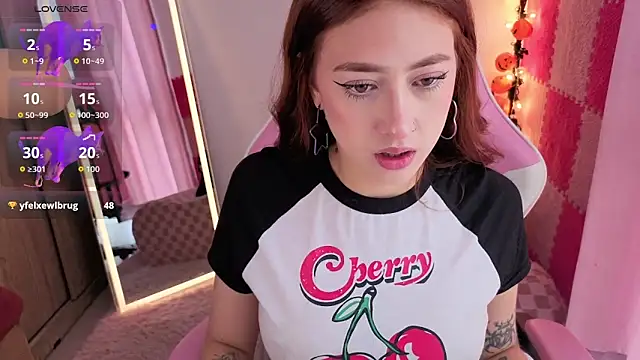 Snapshot of violet_ch chatting on 11.08.25 violet ch online show from 11.08.25