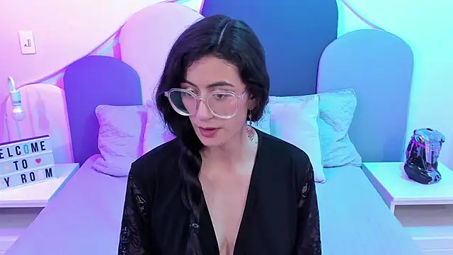 SophieGomez22 online show from 02.19.25