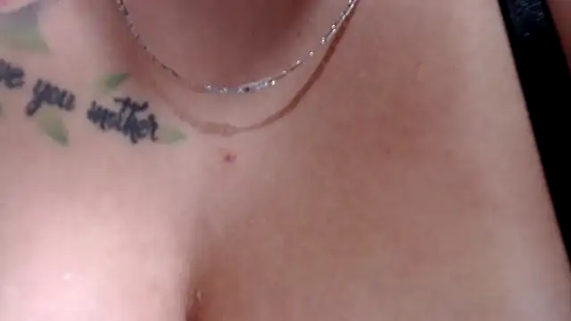 Snapshot of SOPHIA_SQUIRTPUSSY chatting on 05.18.26 SOPHIA SQUIRTPUSSY online show from 05.18.26