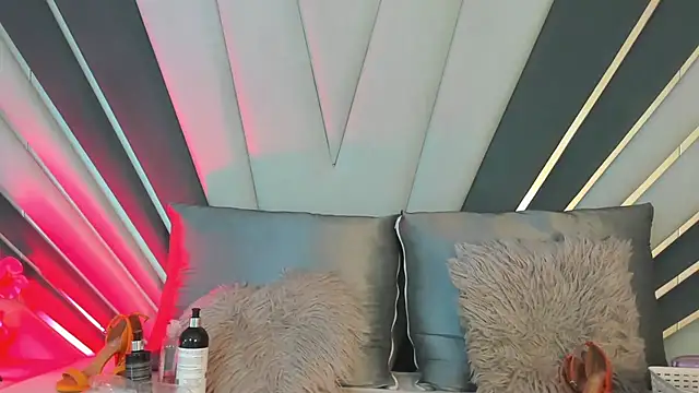 Snapshot of kathy-steven chatting on 10.13.25 kathy-steven online show from 10.13.25