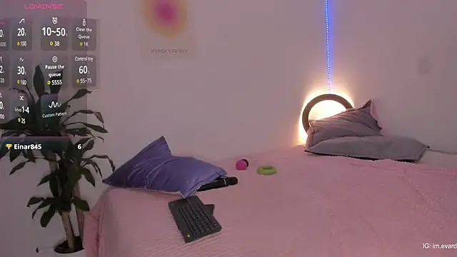 LittleSofia  online show from 02.13.25