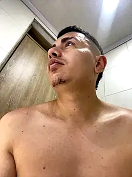 Snapshot of DanielGomez9 chatting on 12.02.24 DanielGomez9 online show from 12.02.24