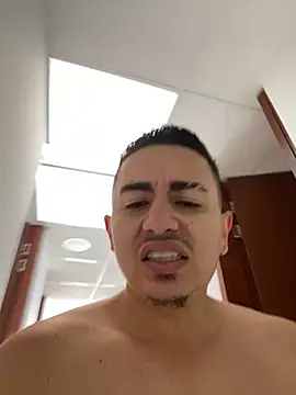 Snapshot of DanielGomez9 chatting on 12.28.24 DanielGomez9 online show from 12.28.24