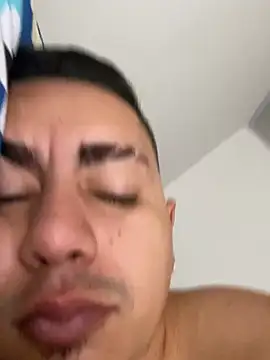 Snapshot of DanielGomez9 chatting on 01.05.25 DanielGomez9 online show from 01.05.25