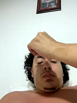 Snapshot of DanielGomez9 chatting on 10.14.25 DanielGomez9 online show from 10.14.25